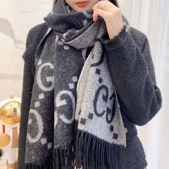 Gucci Scarf - Picture 1 of 3